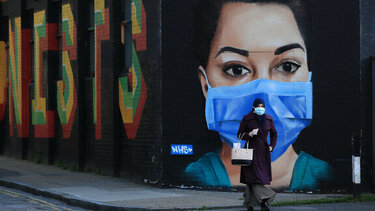 Κορωνοϊός: Μπορεί να εξαπλωθεί σε καρδιά και εγκέφαλο μέσα σε λίγες μέρες 