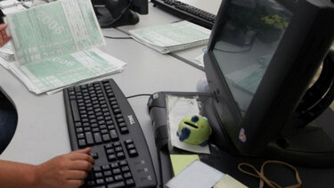 Τίτλοι τέλους για την εισφορά αλληλεγγύης από το 2023 και μπόνους στο δημόσιο