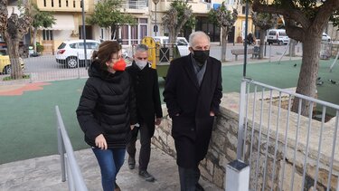 Στις νέες πιστοποιημένες παιδικές χαρές ο Δήμαρχος Ηρακλείου Βασίλης Λαμπρινός 