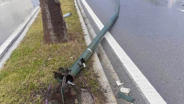 Η πτώση της κολώνας στο αυτοκίνητο και η ευθύνη