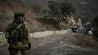 Μισθοφόροι και όπλα της Ρωσίας στην Ουκρανία-Να φύγει το ΝΑΤΟ ζητά η Μόσχα 