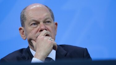 Σολτς: Το ΝΑΤΟ θα συνεχίσει να στέλνει όπλα στην Ουκρανία για όσο χρειαστεί