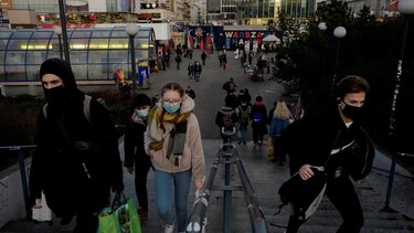 Πολωνία: Νέο ρεκόρ κρουσμάτων κορωνοϊού σε ένα 24ωρο