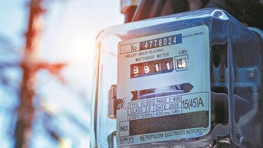 Ηλεκτρικό ρεύμα: Τέλος στη ρήτρα αναπροσαρμογής με υπουργική απόφαση