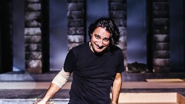 Θετικός στον κορωνοϊό ο Βασίλης Χαραλαμπόπουλος – Αναβάλλεται η παράστασή του