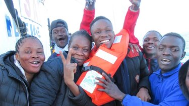 Μία συγκινητική ιστορία δύο αδερφών που χάθηκαν στον δρόμο για την Ευρώπη