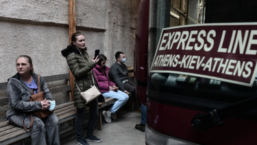 Ρωσικός στρατός: Οι άμαχοι μπορούν να εγκαταλείψουν «ελεύθερα» το Κίεβο