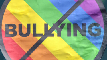 Απομόνωση και κατάθλιψη εμφανίζουν τα θύματα ομοφοβικού εκφοβισμού