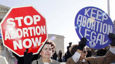 Ελ Σαλβαδόρ: Ελεύθερη αφέθηκε γυναίκα που είχε καταδικασθεί επειδή απέβαλε 