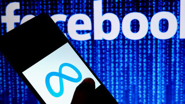 Η Ρωσία περιορίζει την πρόσβαση στο Facebook ως απάντηση στη «λογοκρισία» των MME