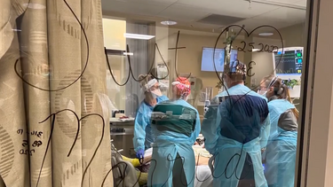 Έσμιξαν 50 χρόνια μετά το διαζύγιο και παντρεύτηκαν στη ΜΕΘ λίγο πριν τους χωρίσει ο θάνατος