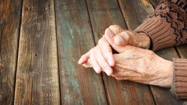 Αυξημένος ο κίνδυνος εμφράγματος στους ηλικιωμένους που ζορίζονται οικονομικά