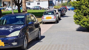 Αφήνουν τα αυτοκίνητά τους όπου τους βολεύει!