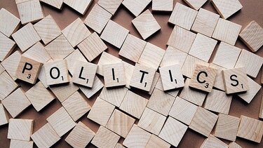 Από ποιόν περνάει η πολιτική αλλαγή στη χώρα μας;