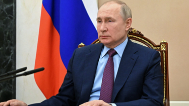 Ειρωνικός ο Πούτιν: "Τι ώρα θα έπρεπε να ξεκινήσει ο πόλεμος;"