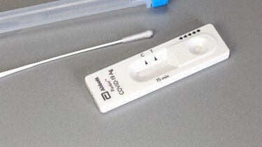 Σχολεία: Από αύριο δωρεάν 5 self test για μαθητές και εμβολιασμένους εκπαιδευτικούς