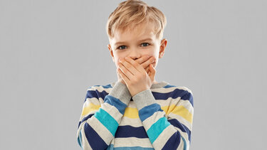 Tραύλισμα; Νέες μελέτες ξετυλίγουν το βιολογικό υπόβαθρο της διαταραχής