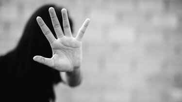 Έξαρση των εγκλημάτων ενδοοικογενειακής βίας – Τα στατιστικά στοιχεία