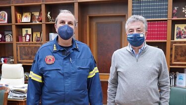 Συνάντηση Αρναουτάκη με τον διοικητή Πυροσβεστικών Υπηρεσιών Ηρακλείου