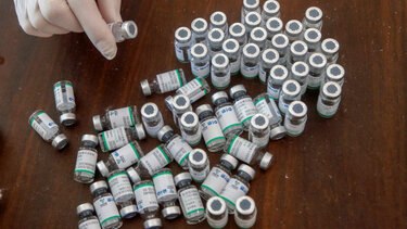 Εμβόλιο: Η Γερμανία σπεύδει να εξασφαλίσει αποθέματα έως το 2029