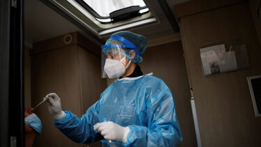 Νέο υβριδικό στέλεχος του κορωνοϊού ανακαλύφθηκε στο Ισραήλ