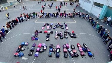 "Ναι" στην ειρήνη και "όχι" στον πόλεμο είπαν οι μαθητές της Ακαδημίας