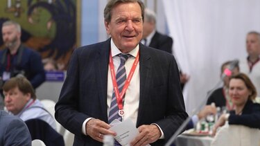 Bild: Πολύωρη συνάντηση Σρέντερ - Πούτιν 