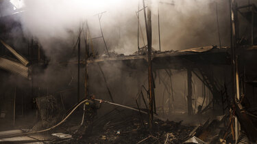 Ο δήμαρχος του Χάρκοβο καταγγέλει αδιάκοπους βομβαρδισμούς σε κατοικημένες περιοχές