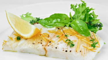 Μπακαλιάρος στον ατμό με τζίντζερ