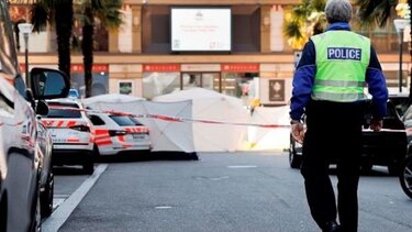 Οικογένεια πήδηξε από το μπαλκόνι του 7ου ορόφου