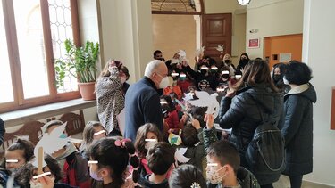 Μηνύματα ειρήνης από μικρούς μαθητές που επισκέφθηκαν το Δήμαρχο Ηρακλείου