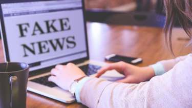«Καμπανάκι» για περισσότερα fake news λόγω της τεχνητής νοημοσύνης