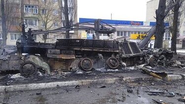 Το Κίεβο λέει ότι έπληξε βάσεις ρωσικών στρατευμάτων και βασικές γέφυρες