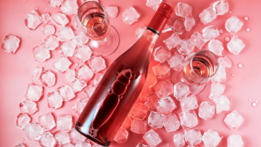 Πώς να κρυώσετε ένα μπουκάλι κρασί σε 5 λεπτά