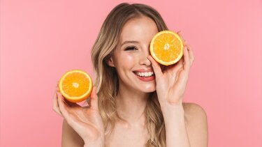 Πώς το πορτοκάλι και το αγγούρι κάνουν καλό στα σπυράκια