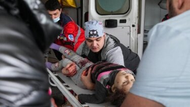 Ουκρανία: Τουλάχιστον 21 νεκροί από πυρά του ρωσικού πυροβολικού κοντά στο Χάρκοβο