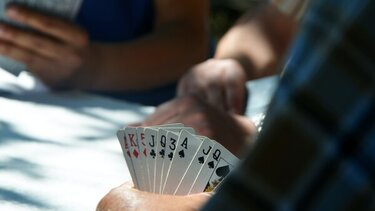 Η τεχνητή νοημοσύνη νίκησε 8 παγκόσμιους πρωταθλητές του μπριτζ