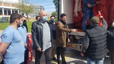 Δήμος μοίρασε περισσότερα από 400 αρνιά σε δημότες με οικονομική αδυναμία