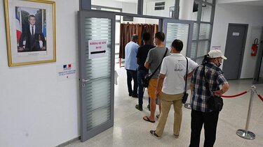 Μακρόν: Ο νικητής του πρώτου γύρου- με προβάδισμα στη "μάχη" της δεύτερης Κυριακής