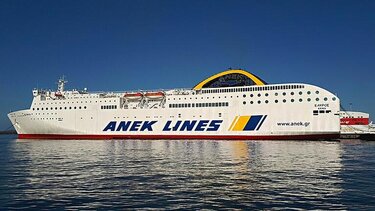 Υπεγράφη η συμφωνία για την απορρόφηση της ΑΝΕΚ από την Attica Group