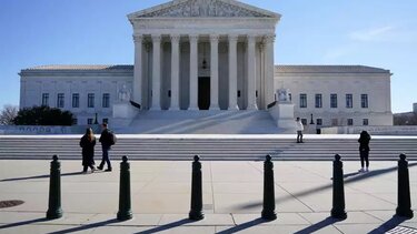 Ανώτατο Δικαστήριο: Νεκρός ακτιβιστής για το κλίμα που αυτοπυρπολήθηκε