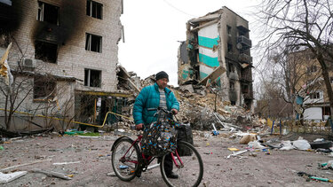 Πόλεμος στην Ουκρανία: Μάχες στο ανατολικό μέτωπο, σκληρές κυρώσεις από τη Δύση