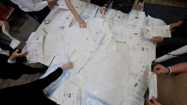 Ουγγαρία: Ο Όρμπαν προηγείται με 60% έναντι 29% της ενωμένης αντιπολίτευσης