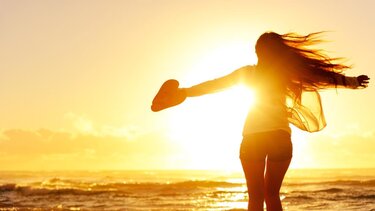 Ηλιοφάνεια σήμερα, στους 26 βαθμούς ο υδράργυρος- Αυξημένες συγκεντρώσεις σκόνης στην Κρήτη