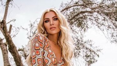 Κατερίνα Καινούργιου: «Μπροστά σε μια απίστευτη κτηνωδία κάποιες σχολίασαν το ντεκολτέ μου»