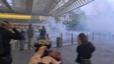 Επεισόδια στο Παρίσι μετά τη νίκη Μακρόν