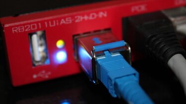 Η περιορισμένη πρόσβαση στο διαδίκτυο συνδέεται με υψηλότερα ποσοστά θανάτου από Covid-19