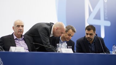 Ο "γηπεδούχος", ο τεχνοκράτης, ο junior και τα γενέθλια του Γενικού Διευθυντή