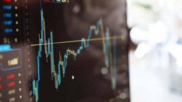 Μικρή αποκλιμάκωση στις αποδόσεις των ομολόγων