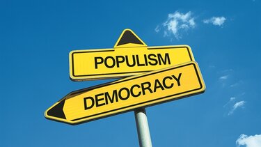 Ελιτισμός και λαϊκισμός, οι ασθένειες της πολιτικής 